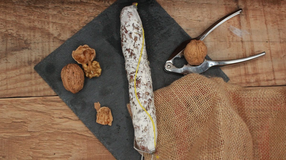 Saucisson pur porc - aux Noix - 150gr - vue du haut