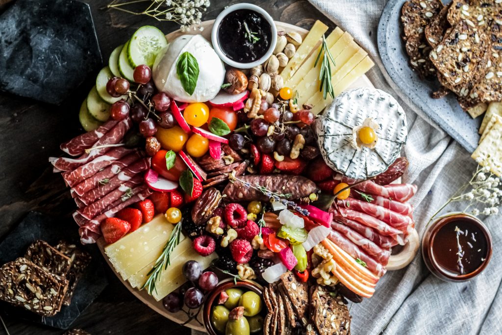 Planche apéritif Saucissons pendus - Au Cochon Sans Frontière